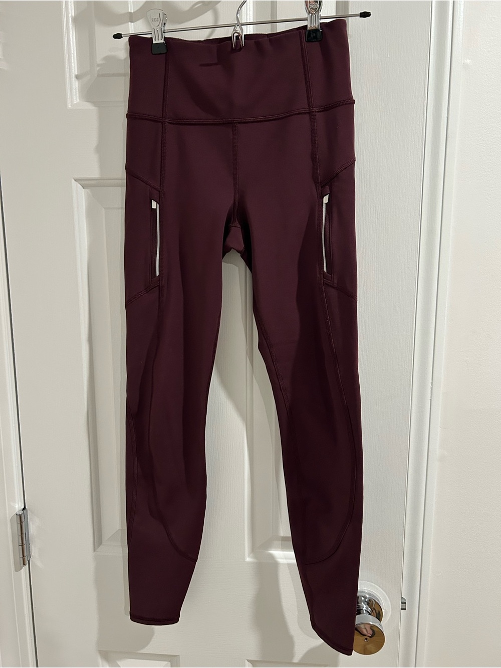 Athleta Rainier Tight Cranberry XS